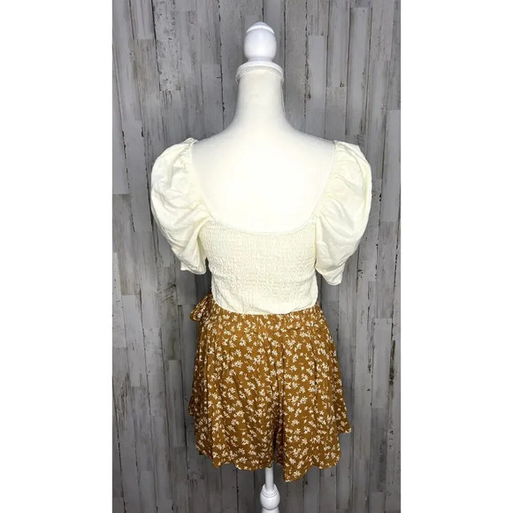 Vestique Women's Yellow Floral Ruffle Wrap Skort Size Small Summer Casual - Picture 8 of 9